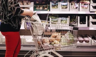 Средната заплата в България продължава да върви нагоре Според националната