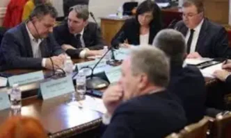 Здравната комисия в парламента ще заседава извънредно за да обсъди