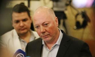 Вместо да решават проблемите на хората управляващите продуцират политически скандали