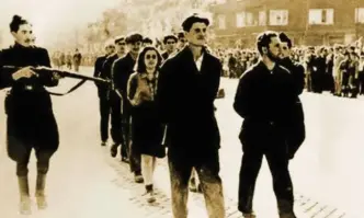 За мнозина датата 9 септември е свързана с коренна промяна