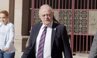 От Фейсбук профила на Калина АндроловаВестник Монитор от 10 септември