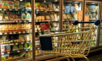 Висок разход на живот: Гърция свали цените на 1600 потребителски стоки
