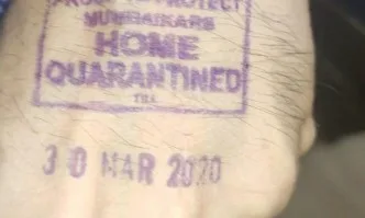 Мумбай поставя печати на хората в домашна карантина