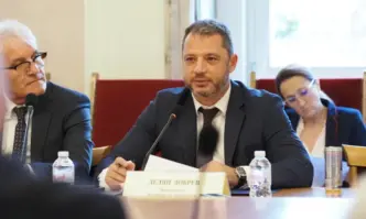 Кабинетът подготвя да раздаде 662 432 375 лв за фотоволтаици