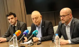 Властовата абстиненция която обхвана партньорите от ГЕРБ са причината да