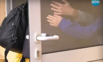 Жената ще се опита да ги вземе при себе си