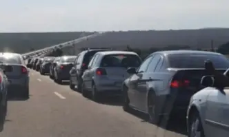 Верижна катастрофа е причината за поредната тапа на АМ Тракия