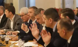 Енергийната комисията отхвърли ветото на президента с 11 гласа за