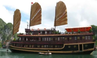 отказ за достъп и се настоява за депортиране към отправната