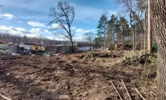Вижда се че се разчиства терен за бъдещи строителни дейности