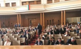 Депутатите отхвърлиха десетото вето на президента Румен Радев