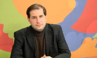 От Фейсбук профила на Борислав Цеков експерт по Конституционно право