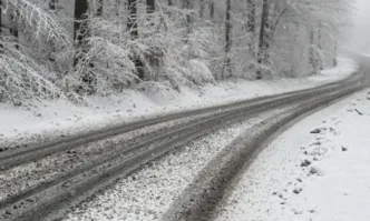 Националната метеорологична служба на САЩ предупреди че силният вятър в