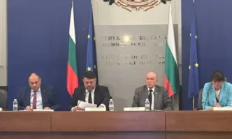 Председателят на ДАБ Иван Иванов: Важно е да създадем пилотен модел за грижа към децата бежанци, с който им даваме бъдеще