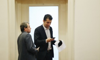 Една от най важните задачи на всеки журналист международник е да следи