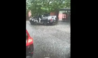 След поройните дъждове през изминалите дни гръмотевични бури с градушки