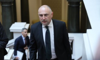 От Фейсбук профила на журналиста Стефан ТашевМедии около ДПС громят