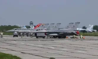 Нидерландия и Дания дават на Украйна изтребителя Ф 16 доставката им