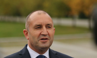 Радев каза на Петков да не е куриер, а премиер