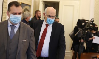 Винаги след едно замразяване което се прави като административен акт