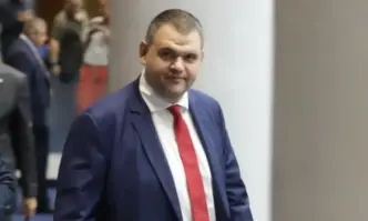 Нека да видим В момента всичко е в ръцете на