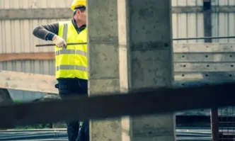 Всеки работодател е длъжен да осигури безопасни условия на труд