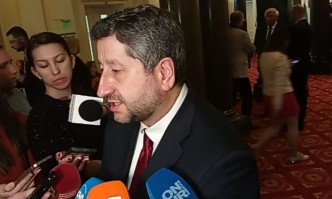 Христо Иванов пред журналисти в кулоарите на НС