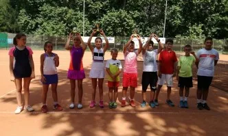 Росица Денчева и Станислав Косев спечелиха регионален турнир до 14г. в Плевен