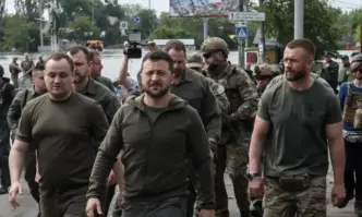 Украинският президент Володимир Зеленски заяви на брифинг че се извършват