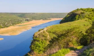 Молдова обяви тревога заради разлив на гориво в река Днестър