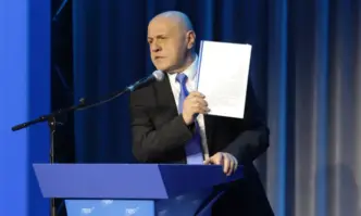 Единственото съвършено сигурно е че нещата не могат да продължат