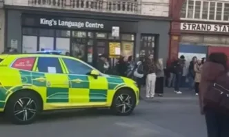 Жена е починала след като ван се е врязал в