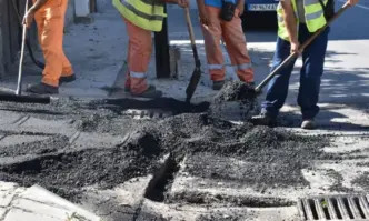 Приключиха ремонтите на три междублокови пространства във Варна Първото е