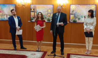 Мисията на изложбата е да зареди публиката с положителни чувства