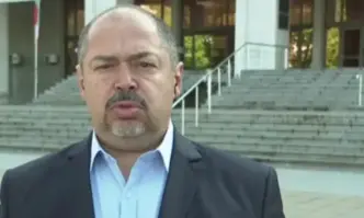 Не съм разговарял с никой политик по тази тема Това