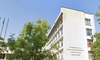 Ученик падна от 4 я етаж на Професионалната гимназия по транспорт и