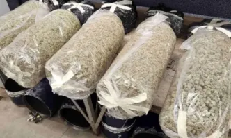 Заловиха 70 064 кг марихуана в 8 газови бутилки на автомобили
