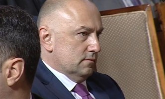 С началото на дебатите по избор на нов гуверньор на