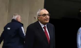 Нивото на моето разочарование ме кара да наблюдавам много внимателно