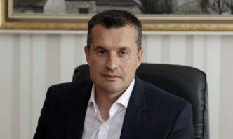 Политологът Калоян Методиев стана началник кабинета на икономическия министър Корнелия