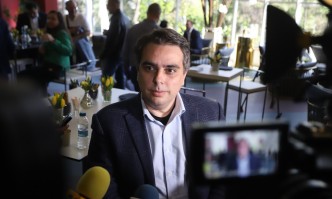 Асен Василев: България може да влезе в еврозоната през 2024 г., но след промени в над 100 закона