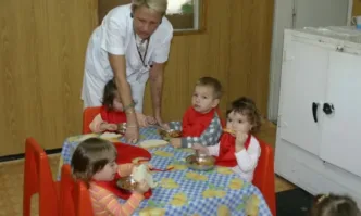 Медицинските сестри не искат да бъдат заменени от педагози в яслите