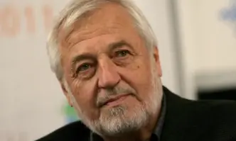 От Фейсбук профила на Любомир Канов психиатър и писателНе мога