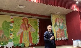 Вълчев: Електронното обучение дава шанс на повече деца в чужбина да учат български език