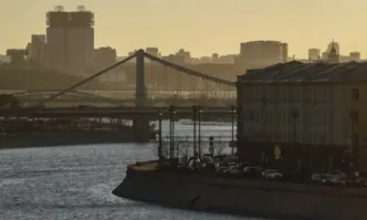 Цистерна с гориво се е запалила на Кримския мост съобщи