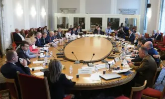 Енергийната комисия в парламента ще разгледа от 11 часа ветото