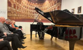 На 21 и март пианистът с международна слава Иван Янъков представи