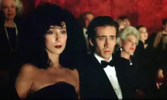 Певицата Шер превърнала се в актриса с филма Лунатици на