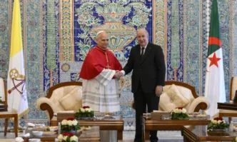 Папа Лъв XIV започна 10-дневно посещение в Африка