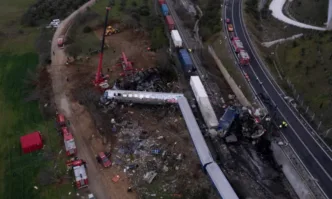 Гърция в траур: Расте броят на жертвите и пострадалите при тежката влакова катастрофа, има двама ранени българи (ВИДЕО/СНИМКИ)